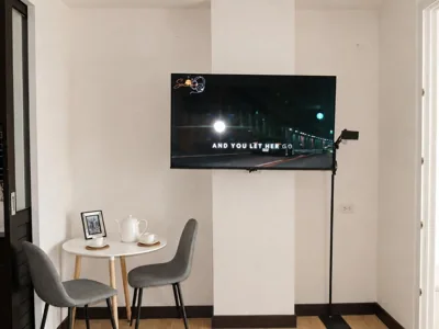 Apartment mit einem Schlafzimmer, Balkon und Meerblick — Seaside Haven Karon