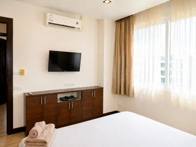Apartment mit zwei Schlafzimmern, Balkon und Meerblick — Seaside Haven Karon